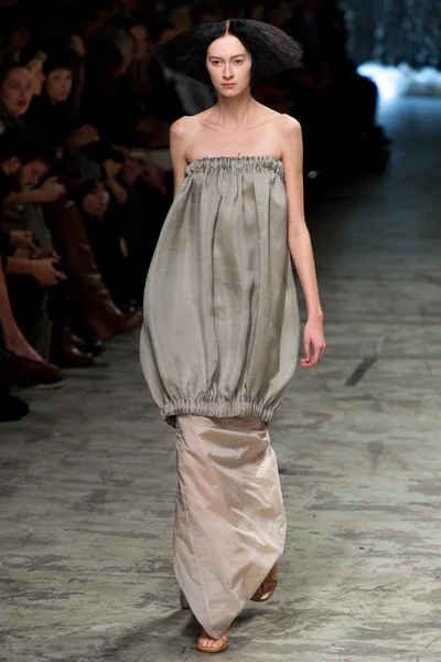 Look 3